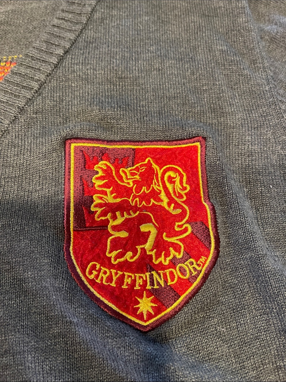 Harry Potter Gryffindor Crest Stripe V-Neck Cardigan - Small - Picture 3 of 7